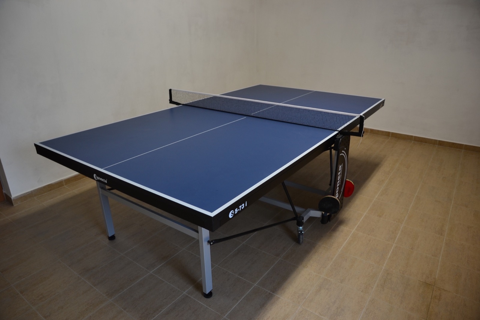 Stolní tenis v herně